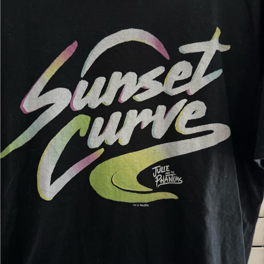 Sunset Curve tee - Picture 2 of 3